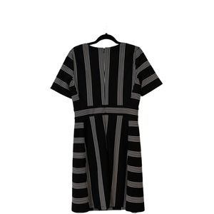 White House Black Market Short Sleeve  Black and White Dress Size 10